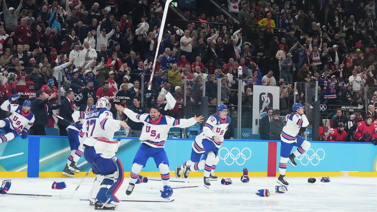 Hokej, který vstoupil do dějin. Brankář ukradl Kanadě zlato